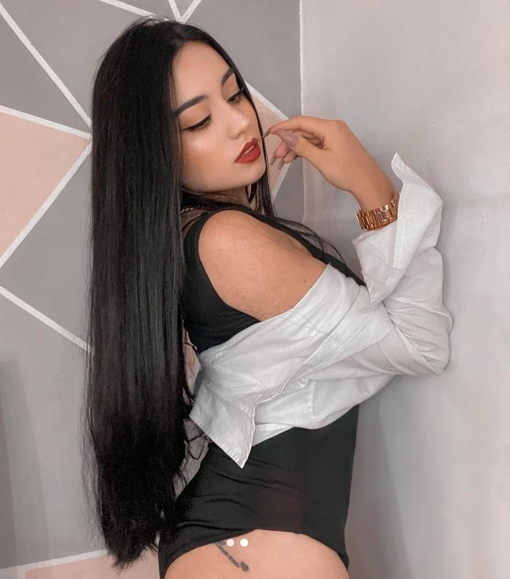 Bağcılar Escort Bayan Esra İle Kalp Atışlarınızı Hızlandırın